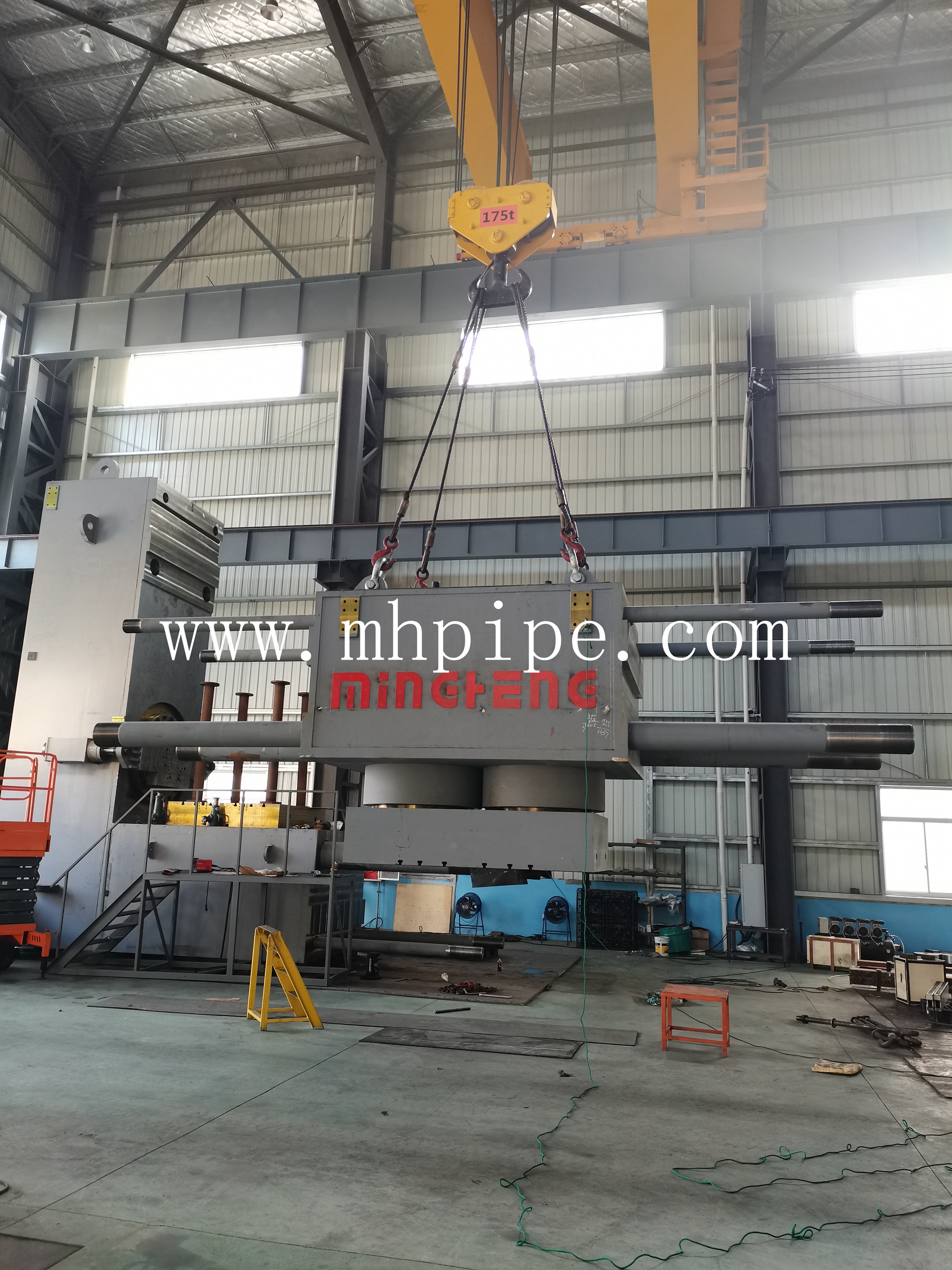 DN700 Tee cold forming machine is being installed 